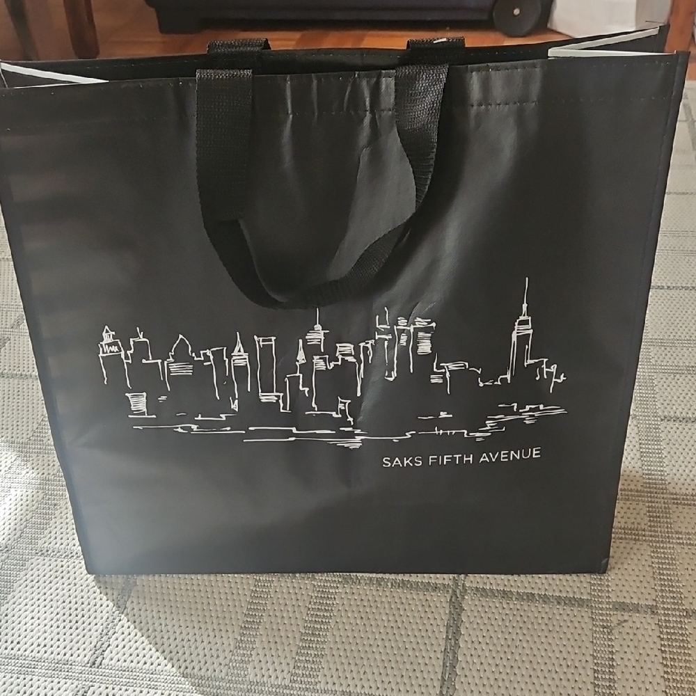 Saks Fifth Avenue Black Cityscape Reuseable Bag.
